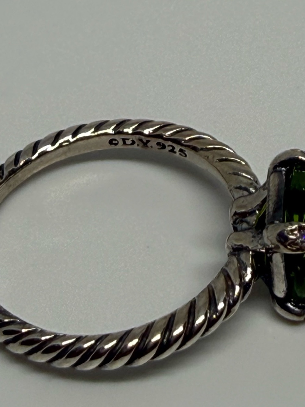 David Yurman Chantaline ring in peridot with white diamonds - Picture 3 of 3